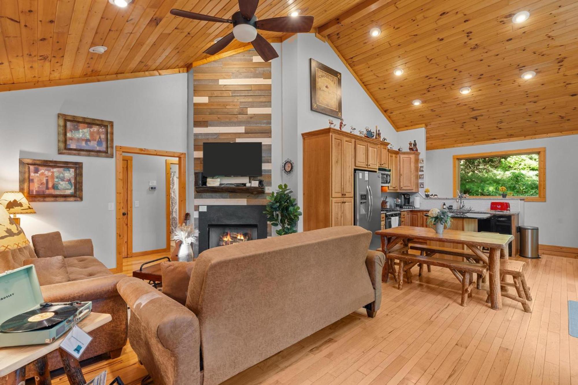 Lux Mtn Cabin Hot Tub, Fire Pit, Game Room 3Bd Franklin Kültér fotó